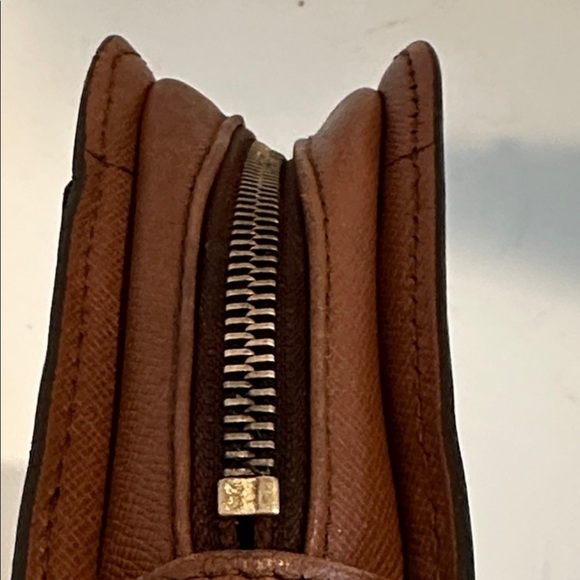 Louis Vuitton Monogram Pochette Orsay Clutch 
Date Code AR0997
9” x 7” x 2” - Picture 7 of 13